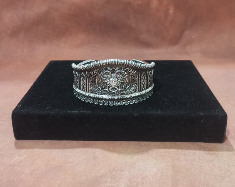 Medusa Cuff