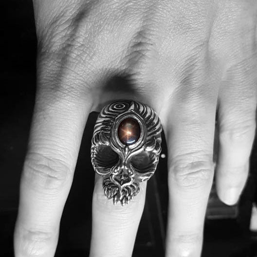 Skull Black Star Sapphire