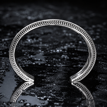 Laurel Cuff