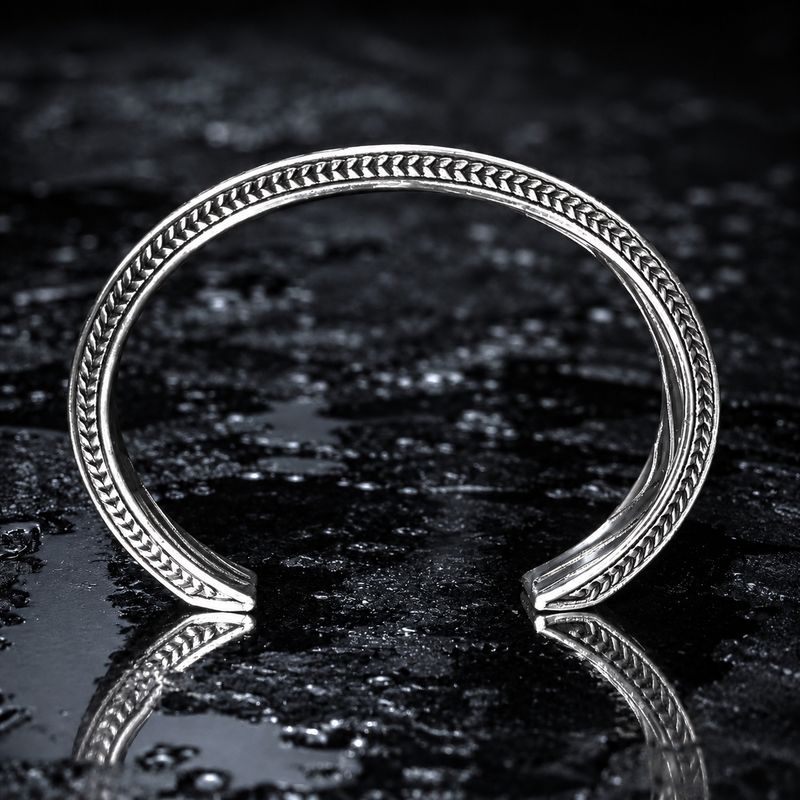 Laurel Cuff
