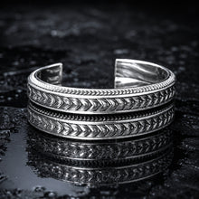 Laurel Cuff