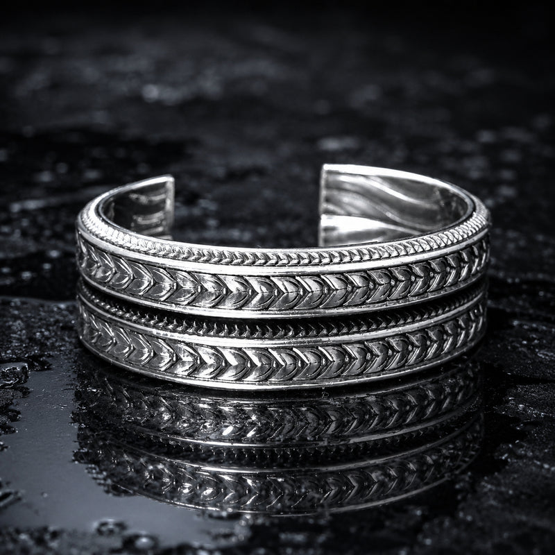 Laurel Cuff