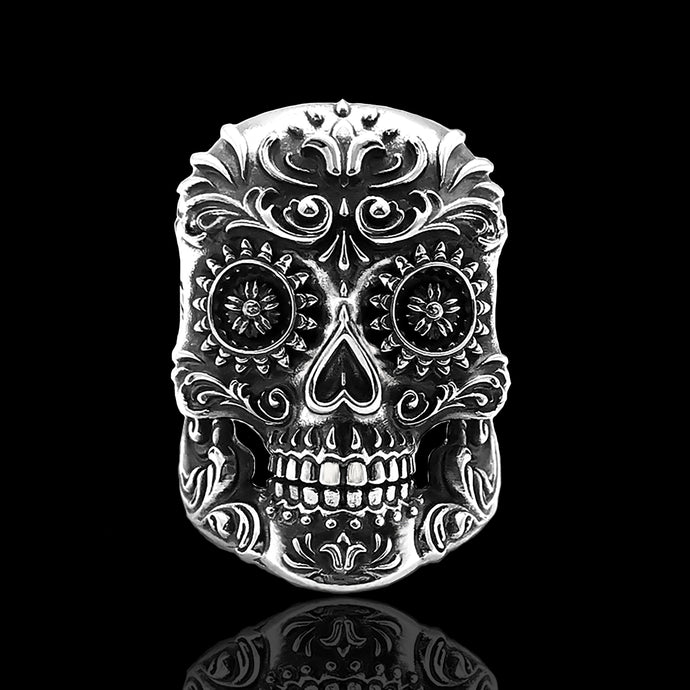 Detailed skull ring